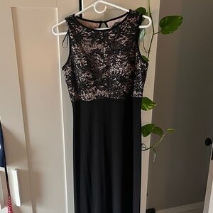 Chic Black Lace Maxi Dress